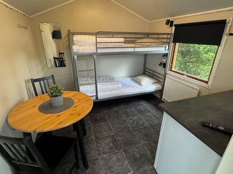 בית מלון כפרי Hyltena Stugby Campground