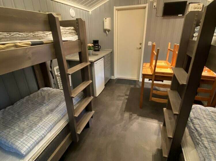 בית מלון כפרי Hyltena Stugby Campground