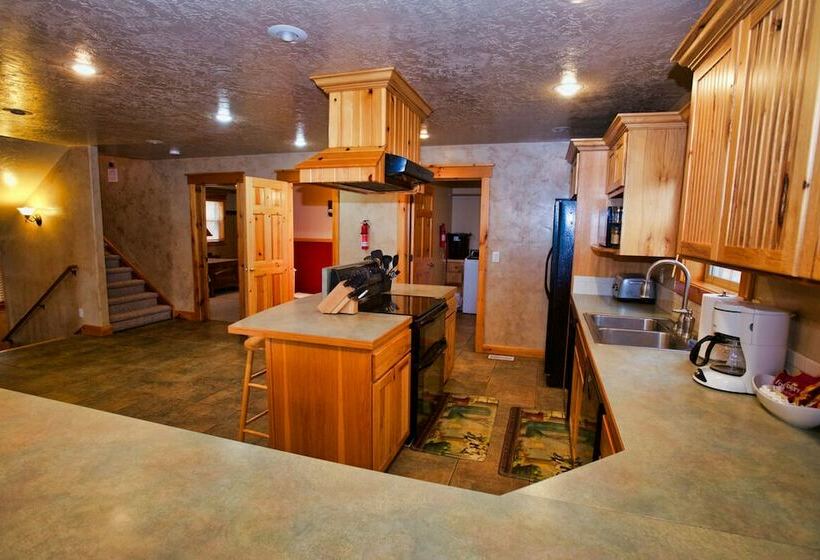 Cascade Multifamily Cabin By Casago Mccall Donerightmanagement