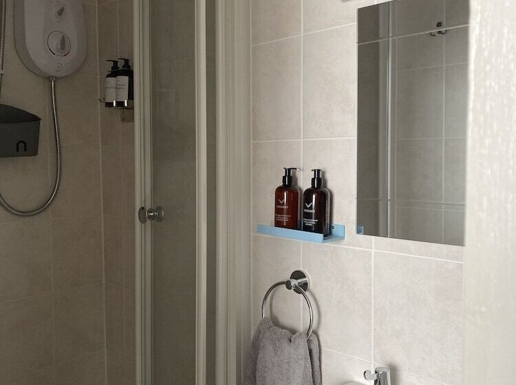 פנסיון The Wadham