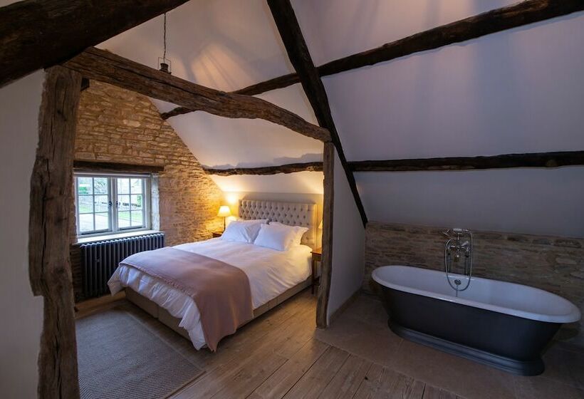 The Cotswolds Coach House