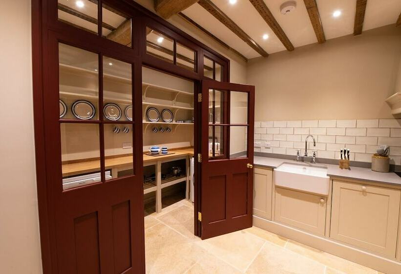 The Cotswolds Coach House