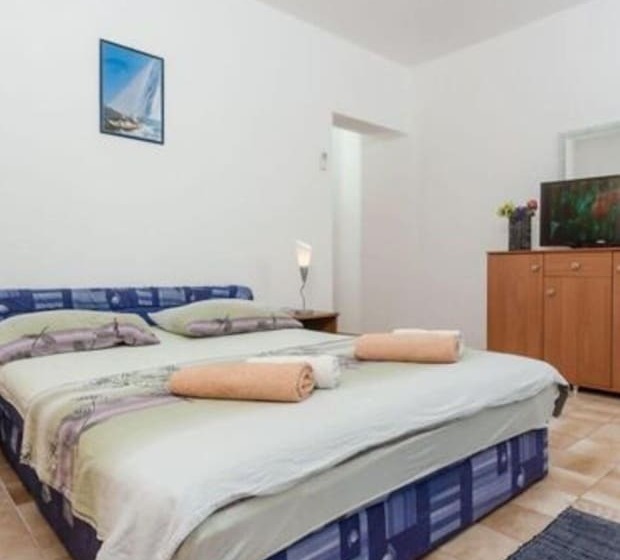 Hotel Beautiful Double Bed Room With Balcony And Sea View