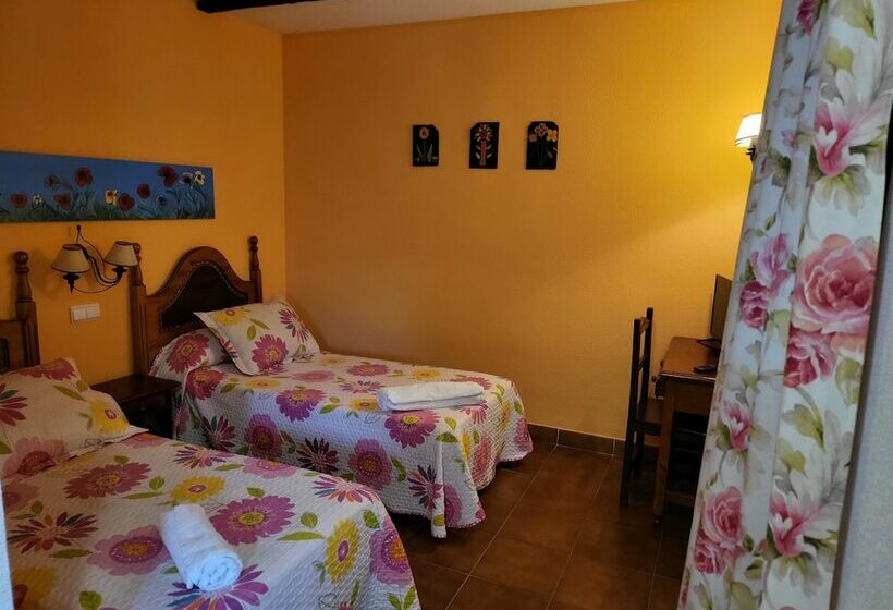 Отель Rural La Casona De Tamaya