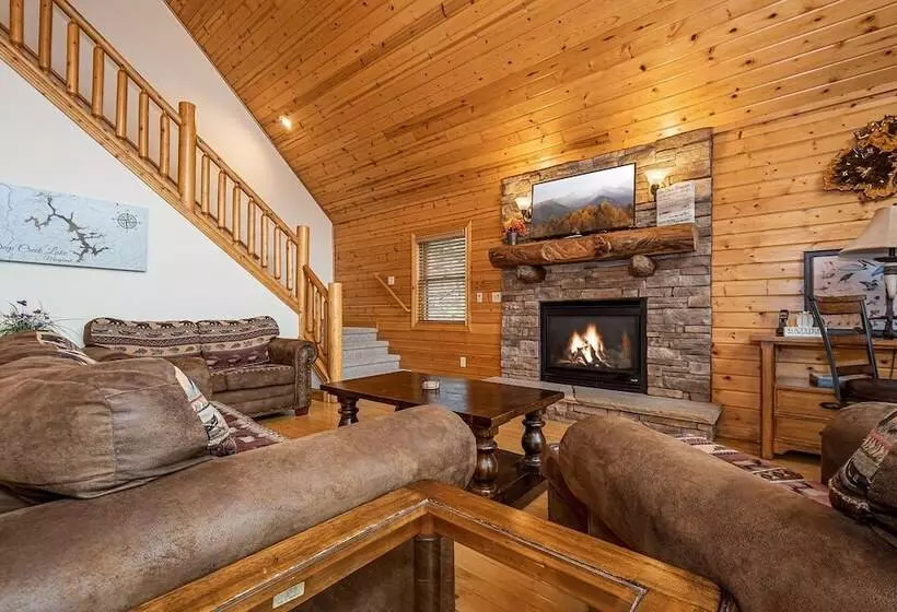 Lakeside Lodge