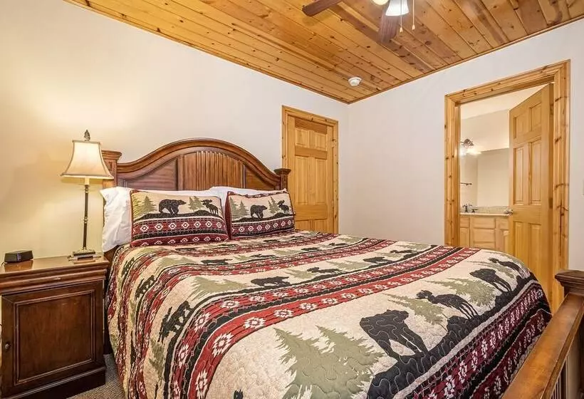 Lakeside Lodge