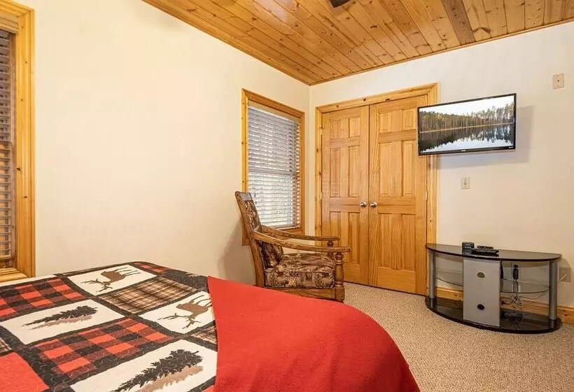 Lakeside Lodge