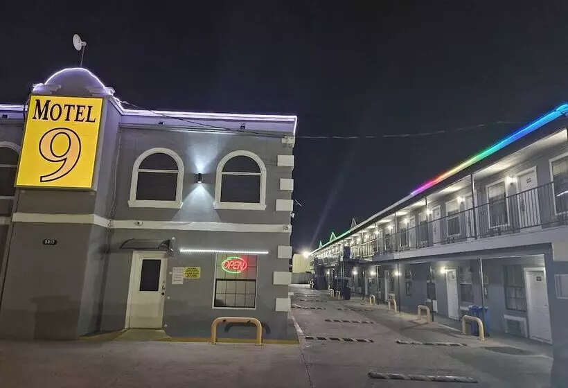 Motel 9