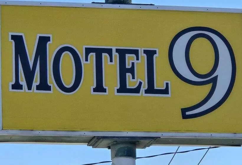 Motel 9