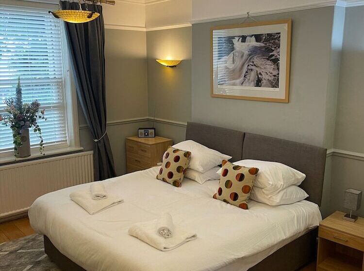 بنسيون Grassington Lodge