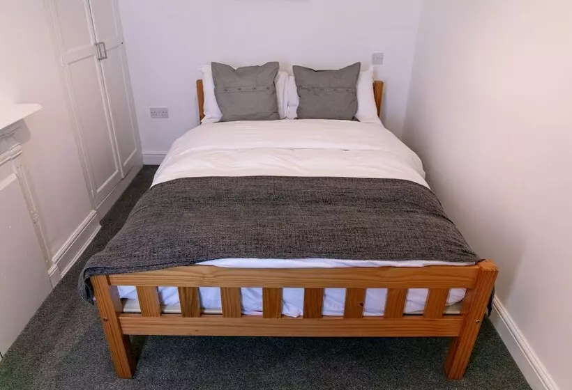 اقامتگاه Inviting 3bed House In Leicester
