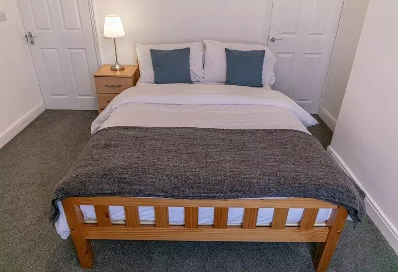 اقامتگاه Inviting 3bed House In Leicester