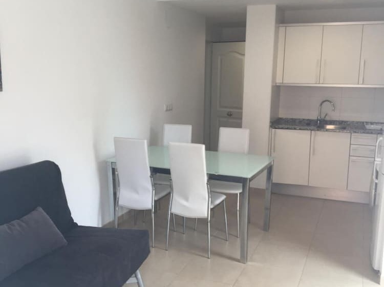 Agora Apartamentos La Volta