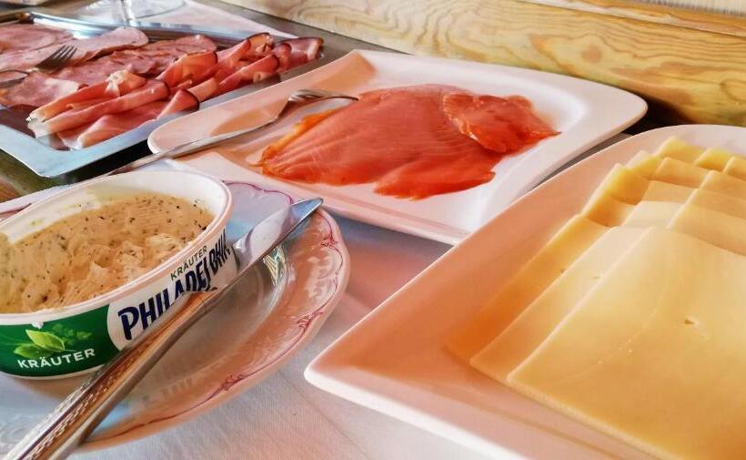 ベッドアンドブレックファースト Alpenhof Wohlfühlpension