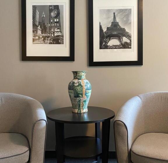 Comm Hotel Poznań Airport