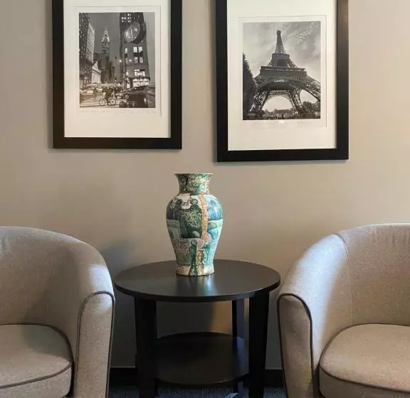 Comm Hotel Poznań Airport