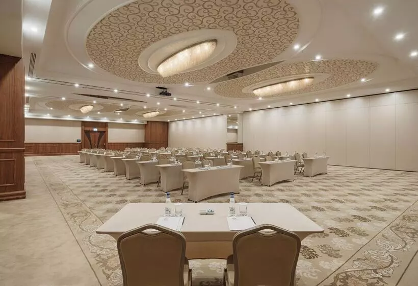 ホテル Selectum City Ataşehir