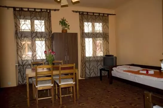 ユースホステル Flower Rooms & Apartments