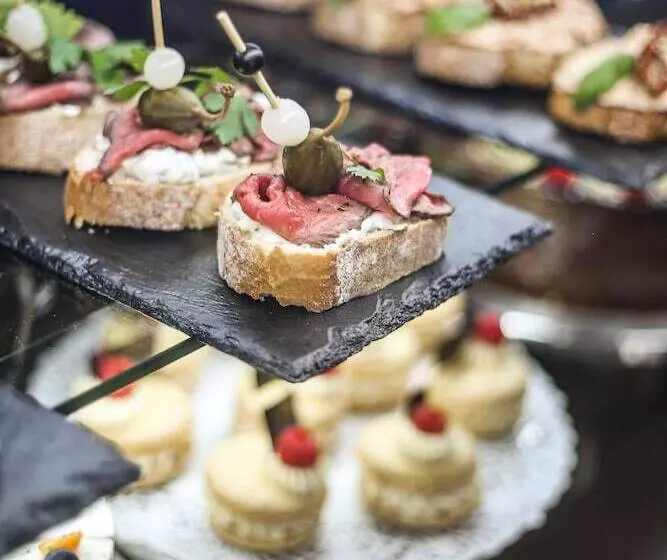 هتل Garni Konvice