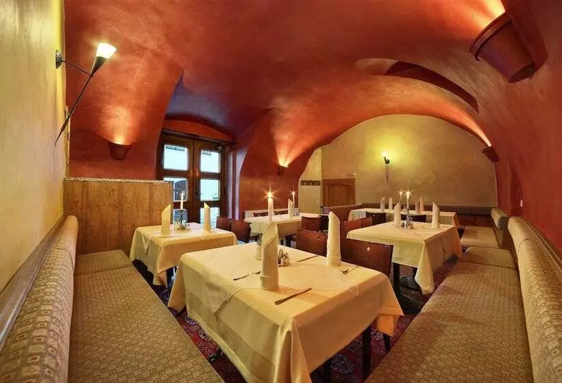 هتل Garni Konvice