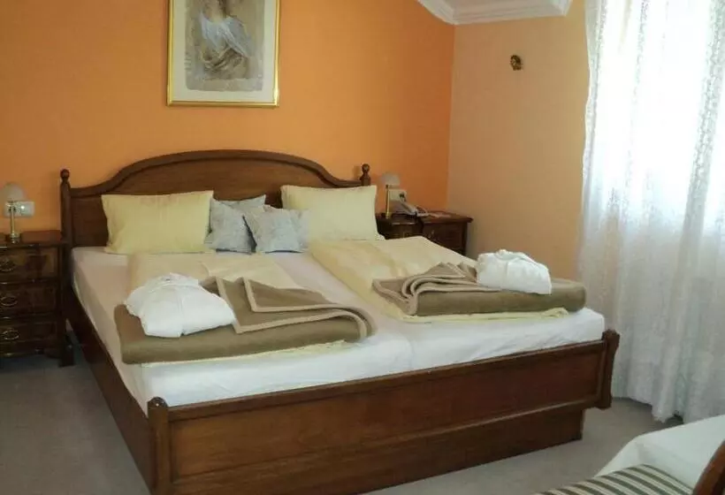 Отель Kürschner