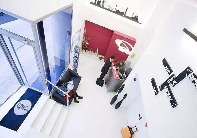 ホテル Live & Dream