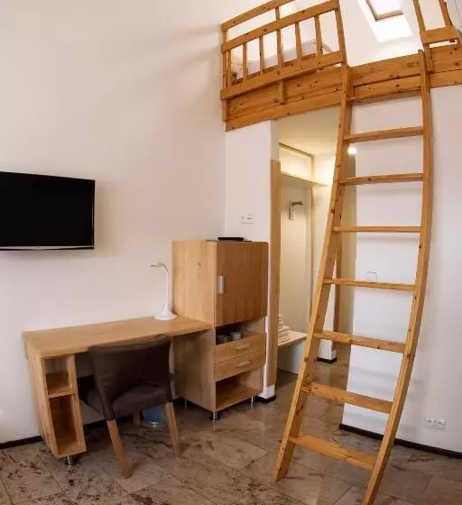 هتل Sluneční Dvůr