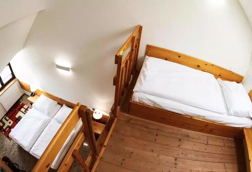 هتل Sluneční Dvůr