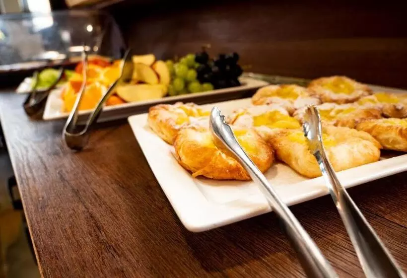 هتل Sluneční Dvůr