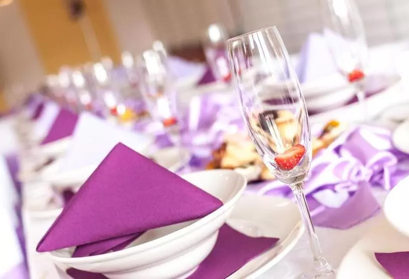 هتل Sluneční Dvůr