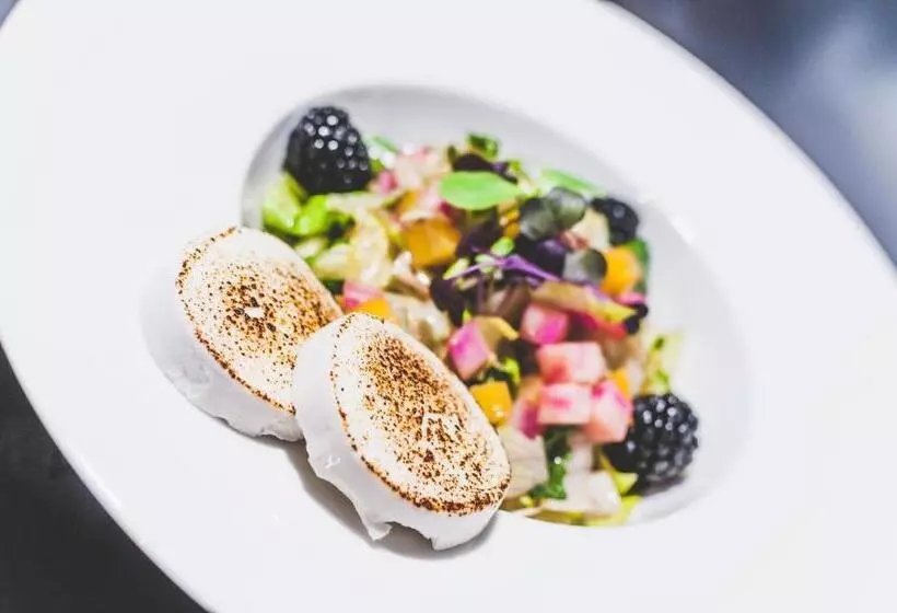 هتل Sluneční Dvůr