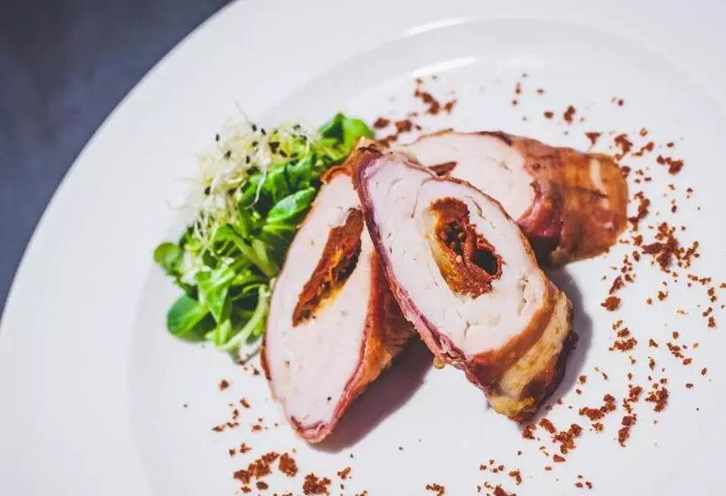 هتل Sluneční Dvůr