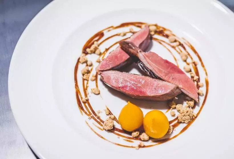 هتل Sluneční Dvůr