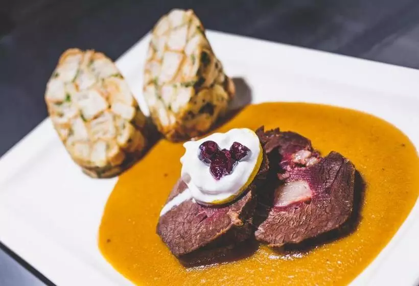 هتل Sluneční Dvůr