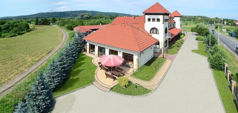 בית מלון כפרי Tyniecki