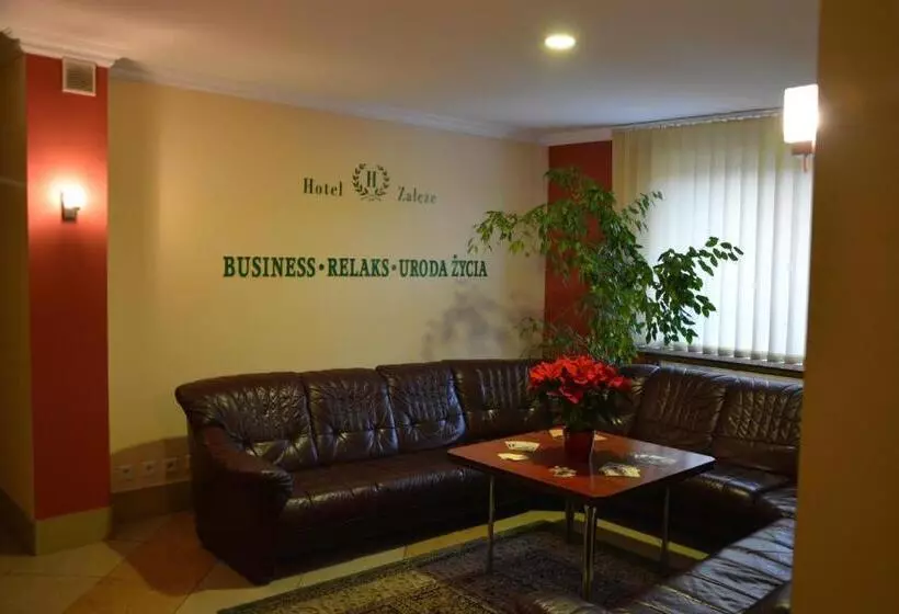 ホテル Załęże