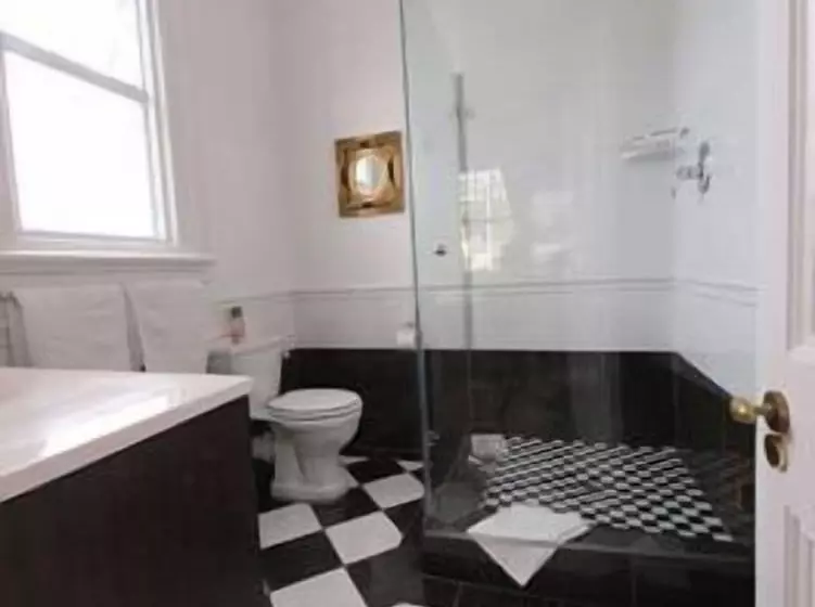 ペンション Kingslyn Boutique Guesthouse