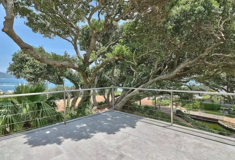 پانسیون Ocean View House