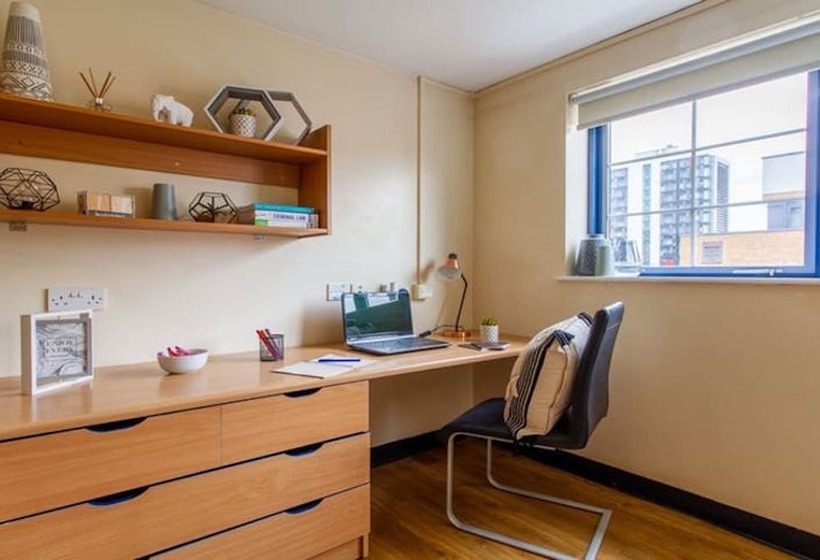 Comfy Rooms In Leicester Hostel