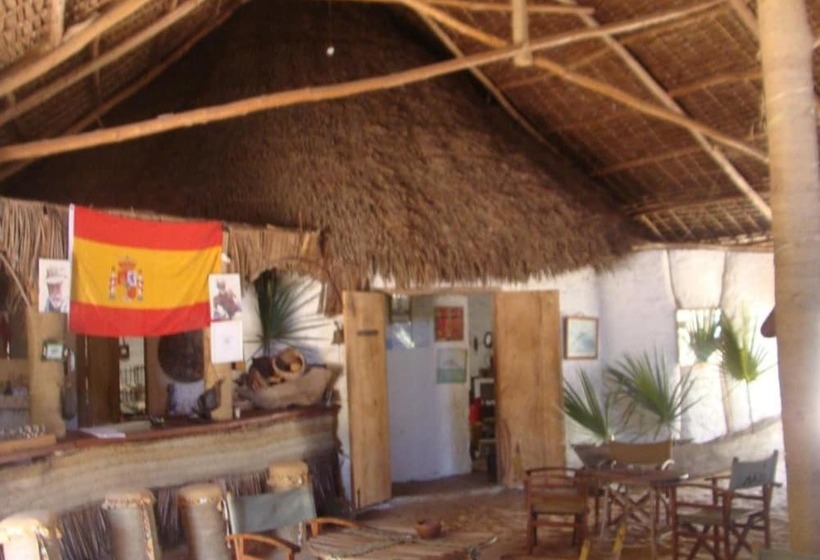 هتل Barefoot Beach Camp