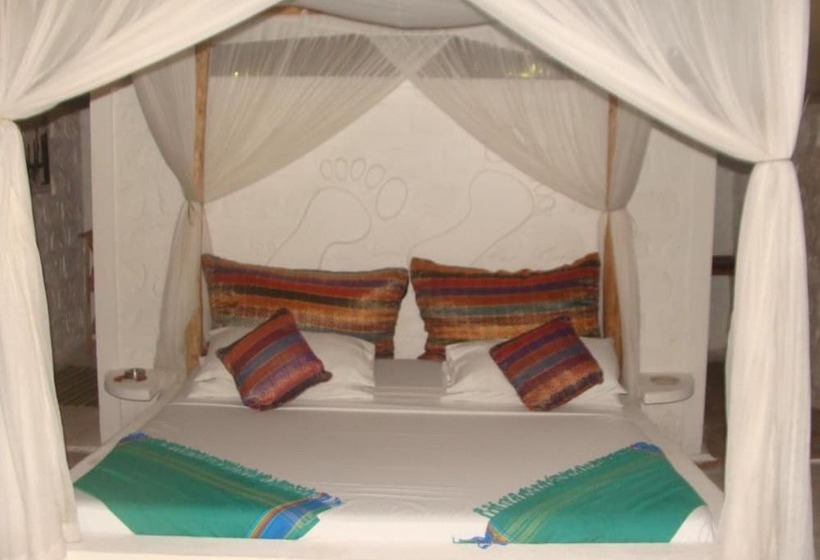 هتل Barefoot Beach Camp