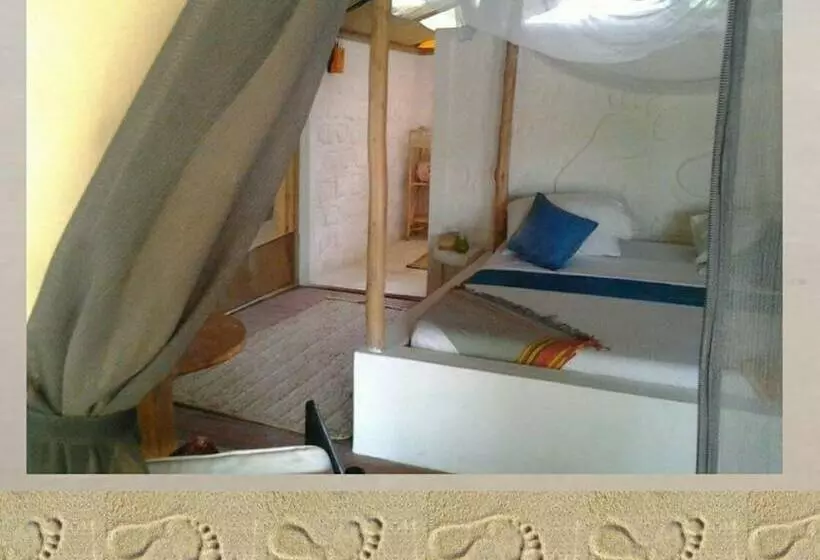 هتل Barefoot Beach Camp