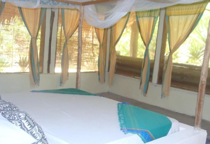 هتل Barefoot Beach Camp