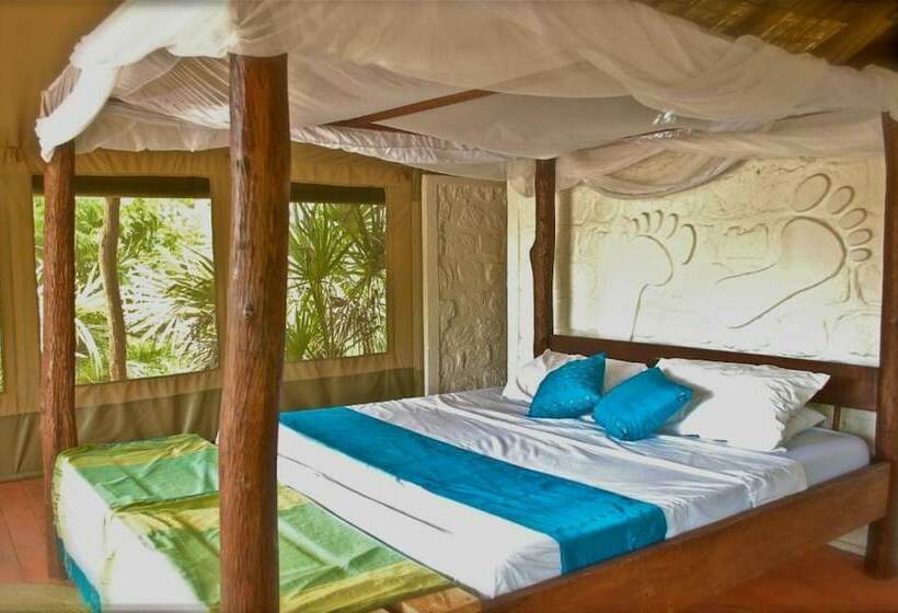 هتل Barefoot Beach Camp