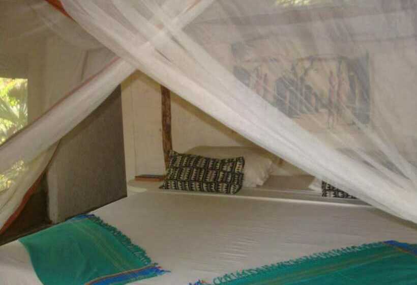 هتل Barefoot Beach Camp