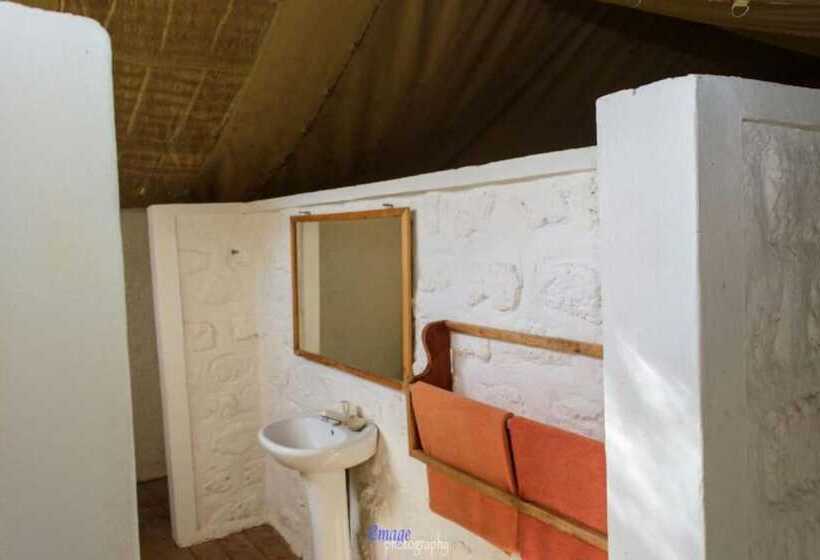 هتل Barefoot Beach Camp