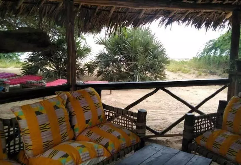 هتل Barefoot Beach Camp