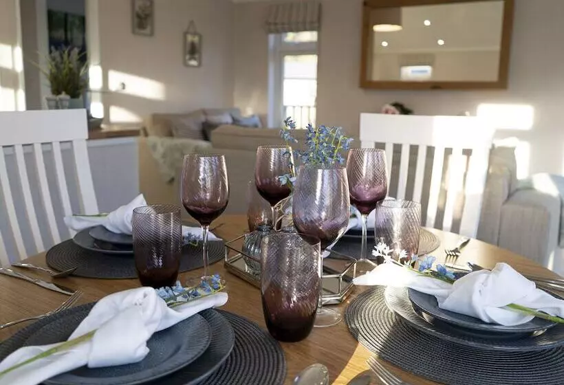 Hotelli Hollicarrs  Bluebell Lodge