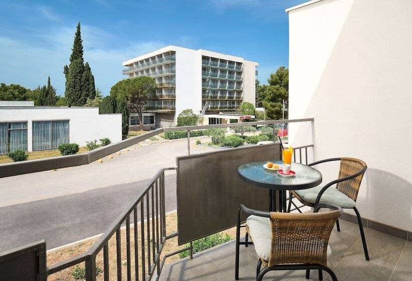 בית מלון כפרי Ville Imperial Vodice