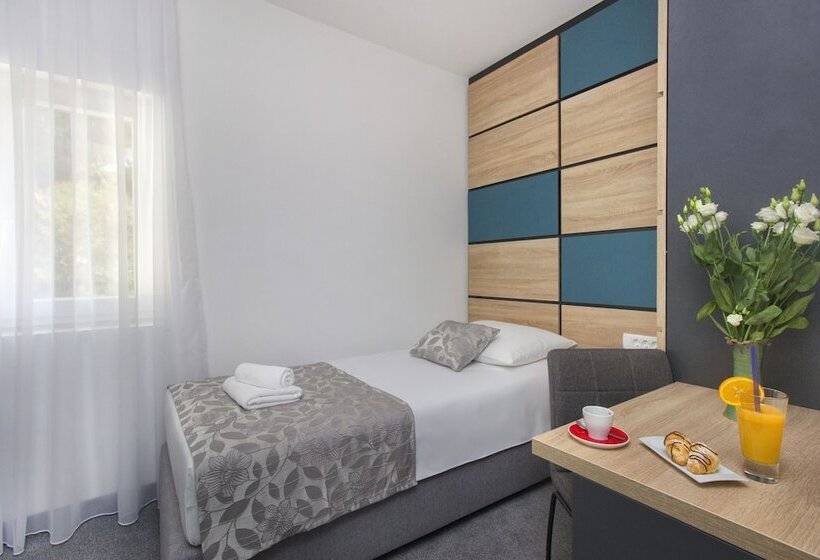 בית מלון כפרי Ville Imperial Vodice